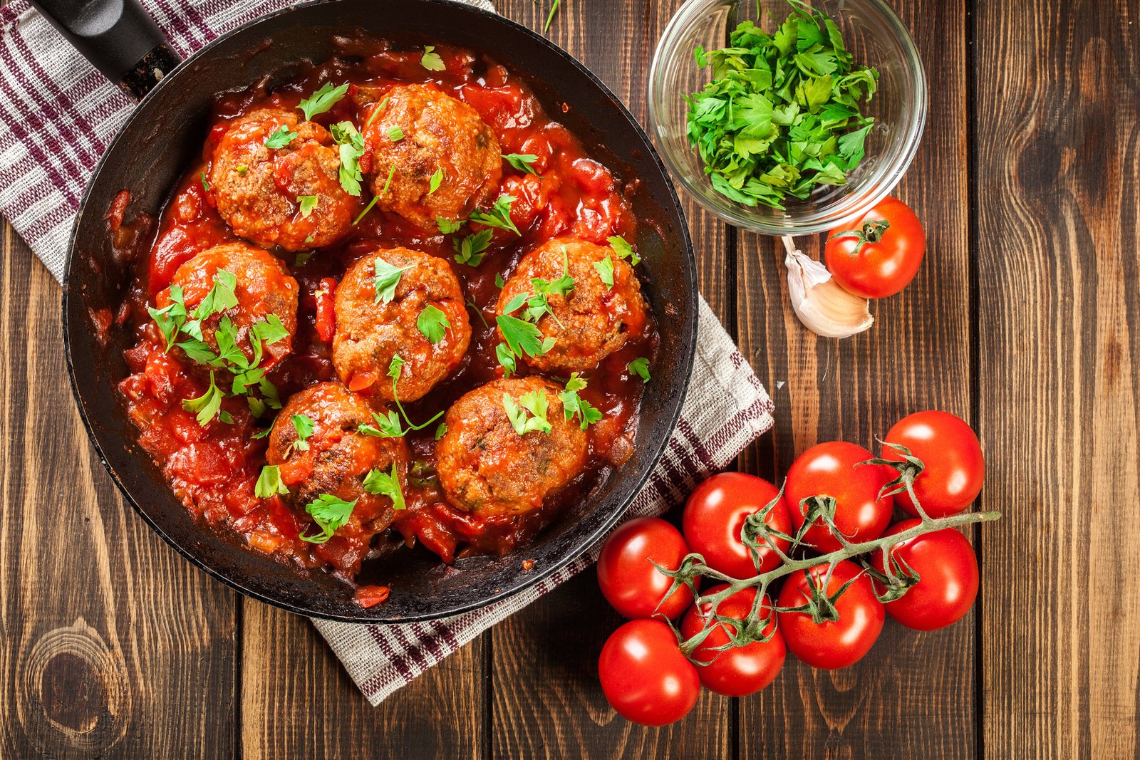 Originalrezept für Albóndigas: die traditionelle spanische Art, Albóndigas zuzubereiten 2 Albóndigas con tomate