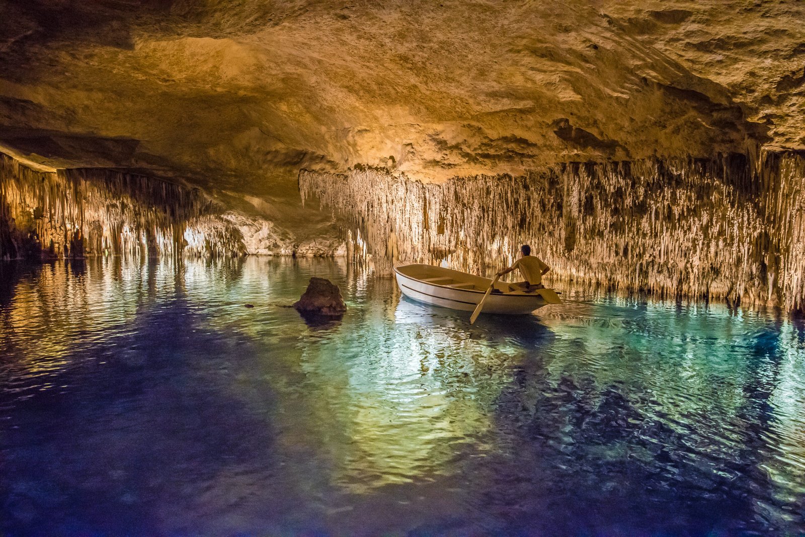 Porto Cristo, between the sea and gastronomy 4 Cuevas del Drach, Mallorca