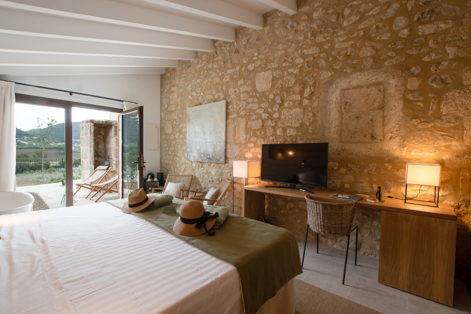 Double room with views of the Randa Valley 9 Habitacion doble vistas Randa 03