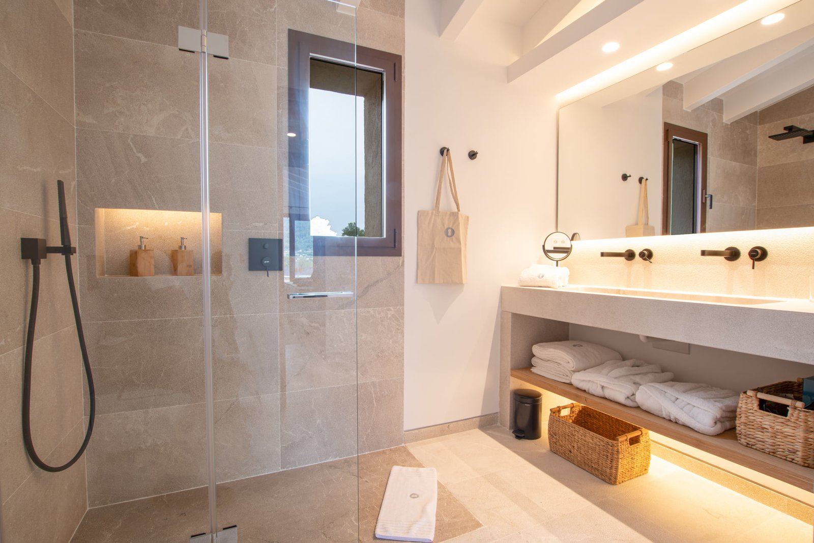 Double room with views of the Randa Valley 12 Habitacion doble vistas Randa 06