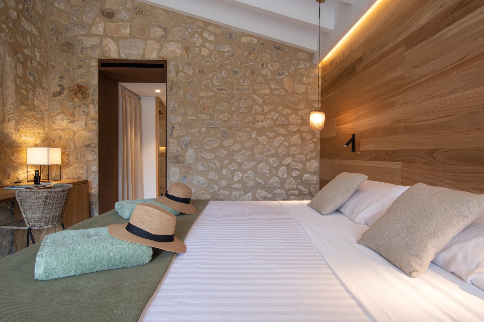 Double room with views of the Randa Valley 5 Habitacion doble vistas Randa 10