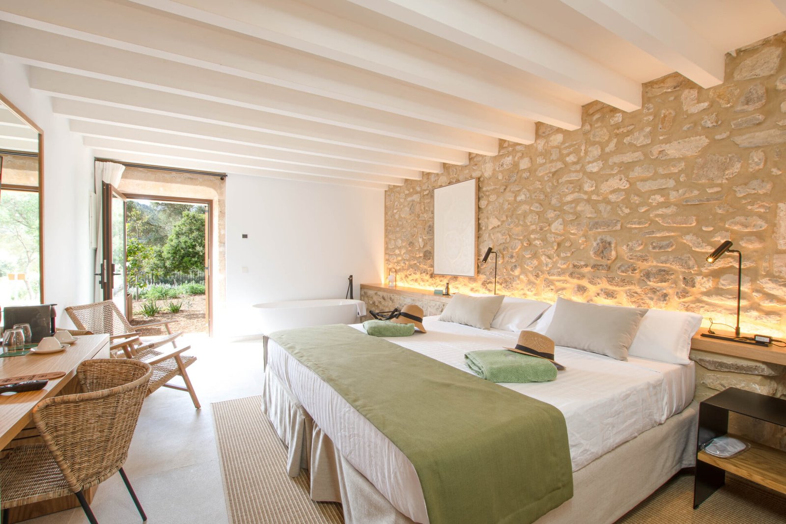 Double room with views of the randa valley 8 Habitacion doble vistas Randa b 4