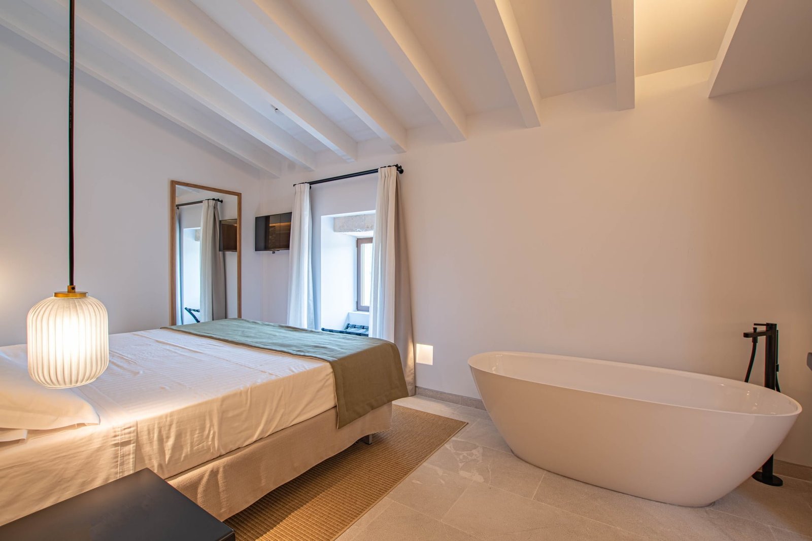 Suite overlooking Randa-tal 5 Suite Vistas Randa 01