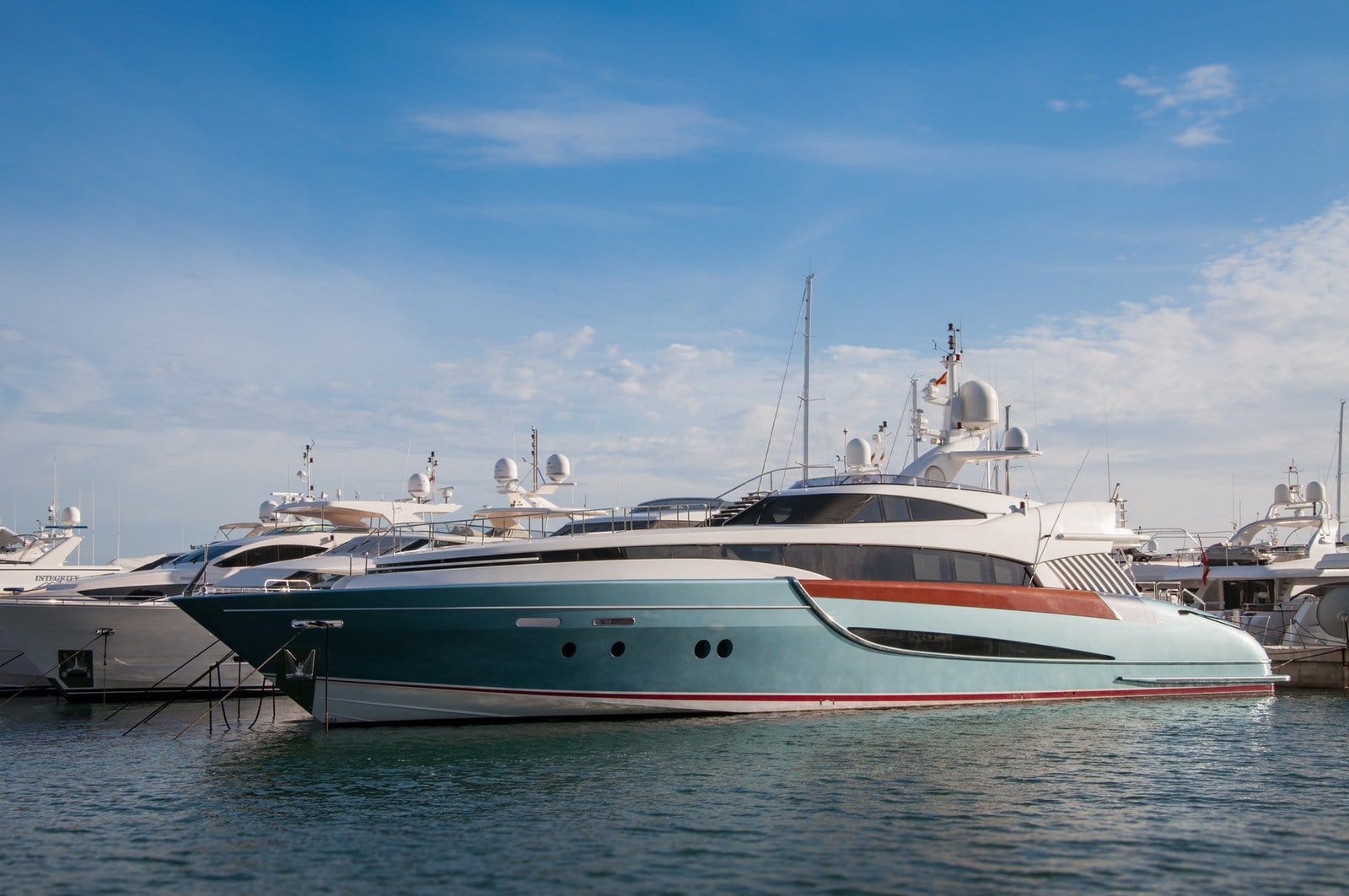 Lugares originales para eventos privados en Mallorca 2 Yates con salidas desde el puerto de Palma o Alcudia